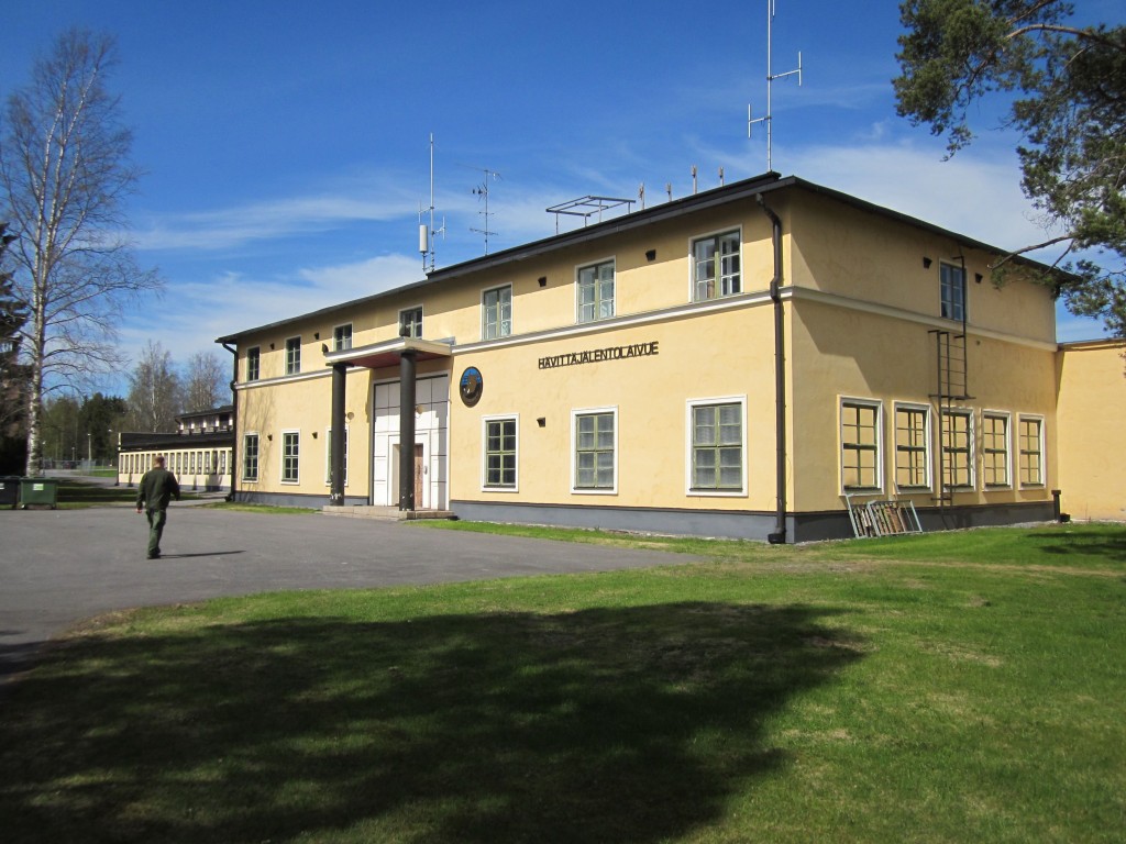kuva-2-kauhava-lentosotakoulu-havittajalentolaivueen-rakennus_maria-kurten